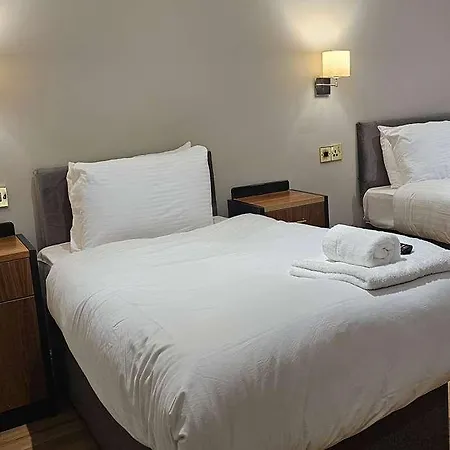 Staindrop Hotel *